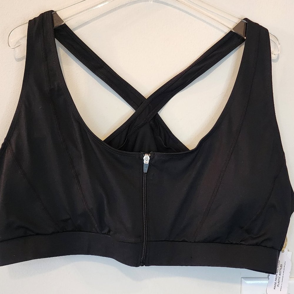 NWT Front Zip Low Impact Bra with stretchy band